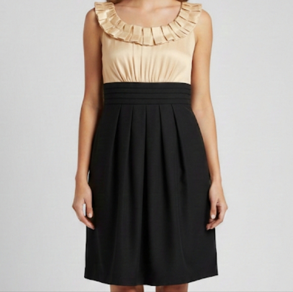 Jessica Howard Dresses & Skirts - Jessica Howard Black and Gold Pleated Mini Dress Size 6 Petite W/Pockets Formal